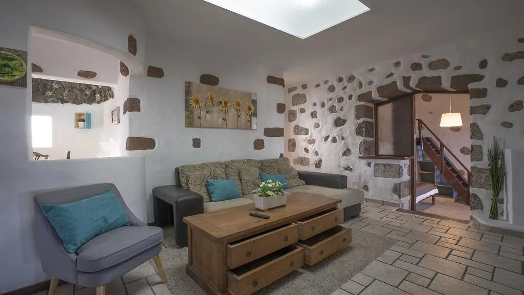 Villa With Amazing Views, Jacuzzi And Private Pool San Bartolome  Holiday home