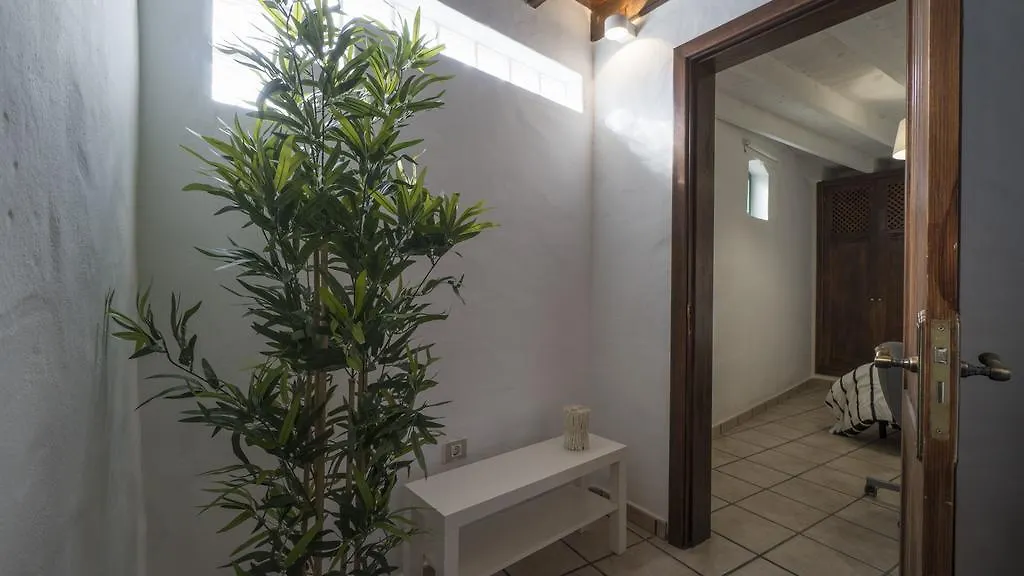 Villa With Amazing Views, Jacuzzi And Private Pool San Bartolome  0*, San Bartolome (Las Palmas)